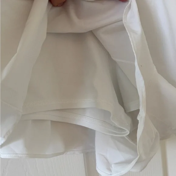 Offline by Aerie White Crossover Skirted Active Skort Size L EUC - Picture 7 of 13